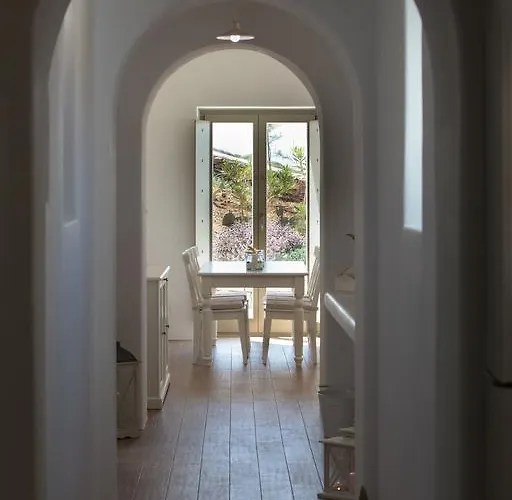 Natura Paros Molos (Paros)