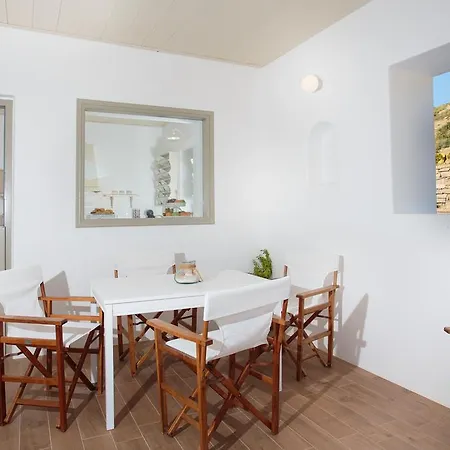 Natura Paros Villa Mólosz Páru